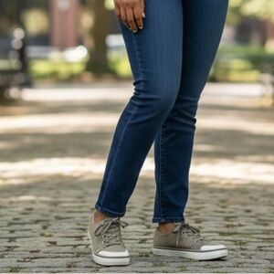 Keen Elsa III sneakers light khaki  8.5 W